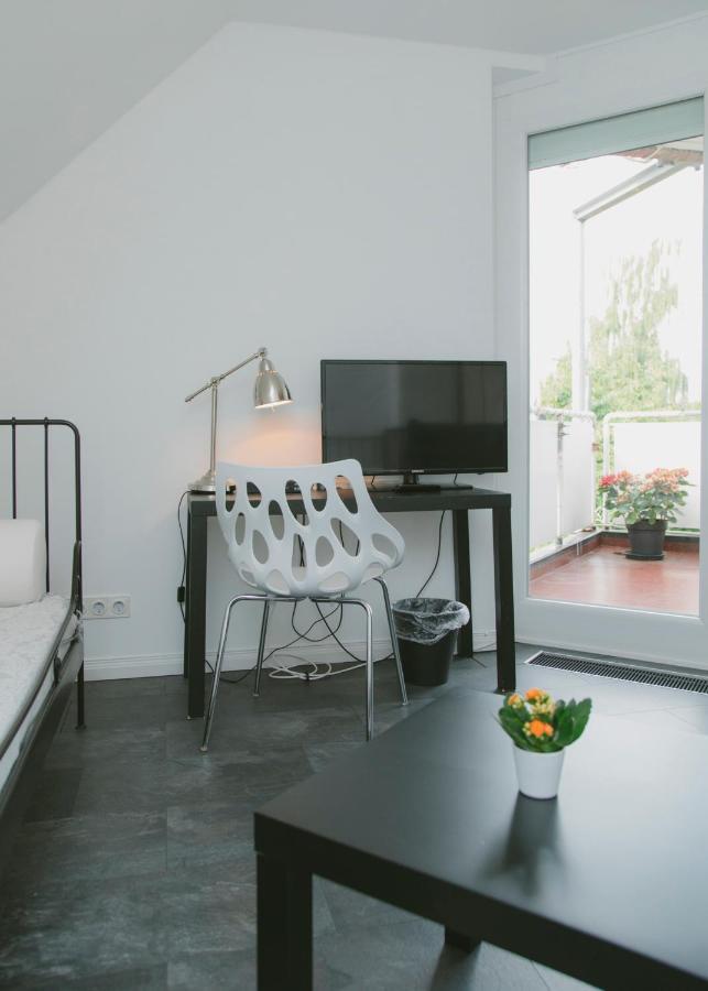 Gaestehaus Vigliarolo Gewerblich Jedes Zimmer Eigenes Bad Gemeinschaftskueche Elmshorn Kültér fotó