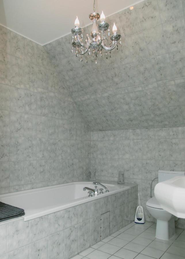 Gaestehaus Vigliarolo Gewerblich Jedes Zimmer Eigenes Bad Gemeinschaftskueche Elmshorn Kültér fotó