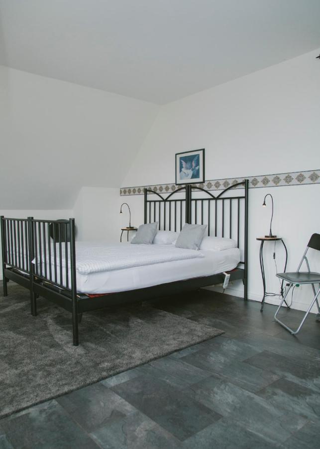 Gaestehaus Vigliarolo Gewerblich Jedes Zimmer Eigenes Bad Gemeinschaftskueche Elmshorn Kültér fotó