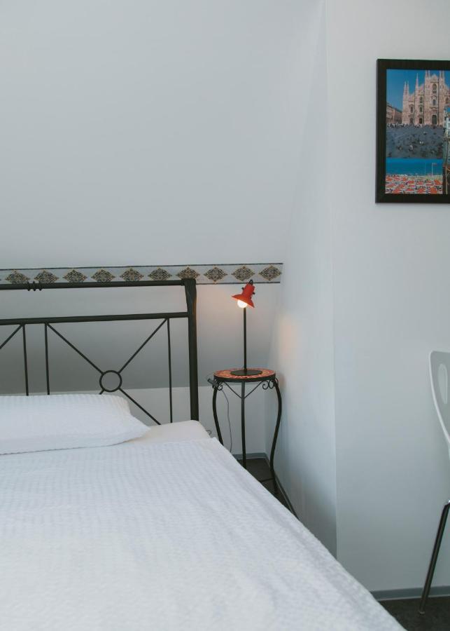 Gaestehaus Vigliarolo Gewerblich Jedes Zimmer Eigenes Bad Gemeinschaftskueche Elmshorn Kültér fotó