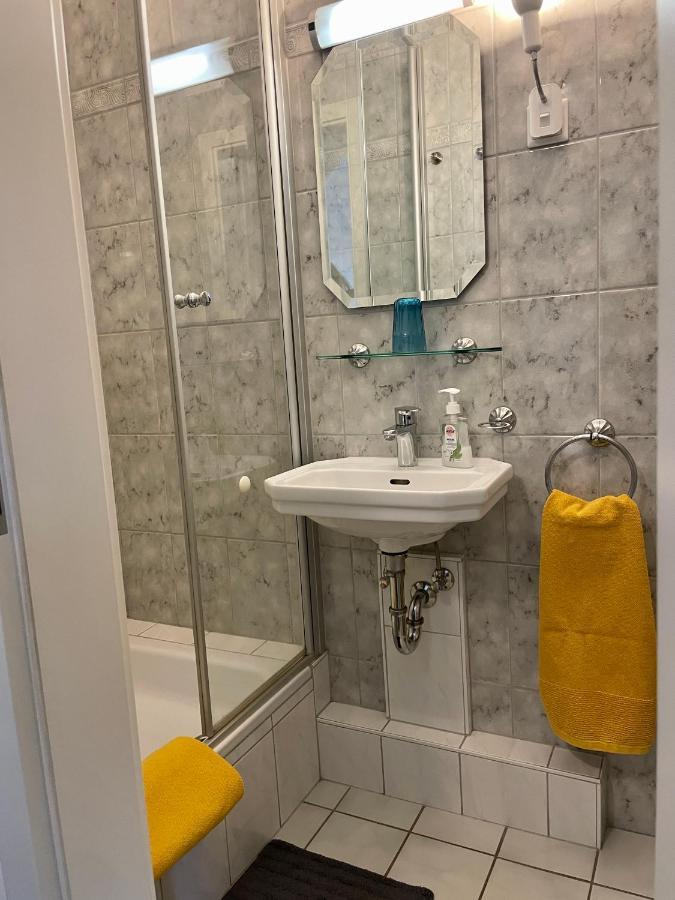 Gaestehaus Vigliarolo Gewerblich Jedes Zimmer Eigenes Bad Gemeinschaftskueche Elmshorn Kültér fotó