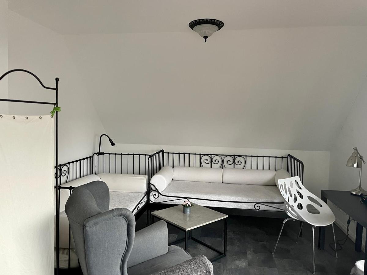 Gaestehaus Vigliarolo Gewerblich Jedes Zimmer Eigenes Bad Gemeinschaftskueche Elmshorn Kültér fotó