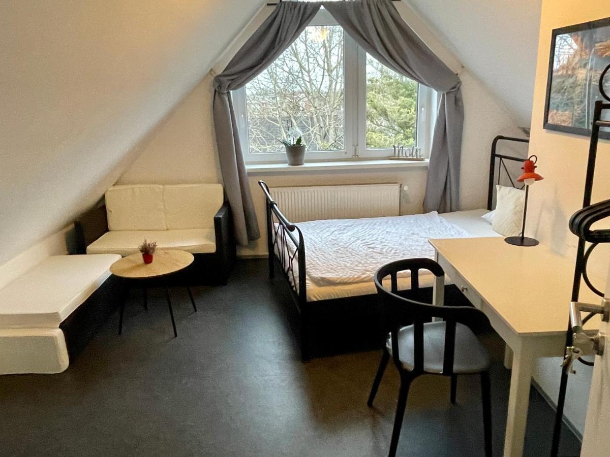 Gaestehaus Vigliarolo Gewerblich Jedes Zimmer Eigenes Bad Gemeinschaftskueche Elmshorn Kültér fotó